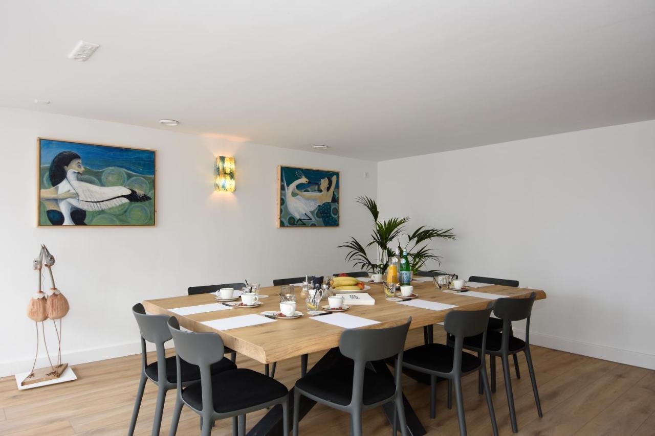 Fietshotel Zee Van Tijd Holwerd Extérieur photo